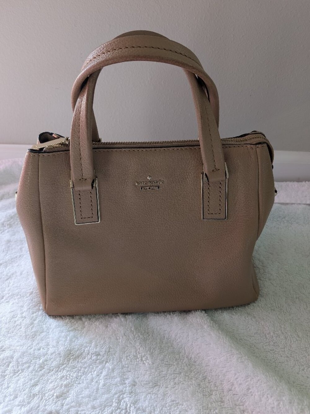 Kate Spade Crossbody Leather Satchel, EUC, w/Dustbag & Strap